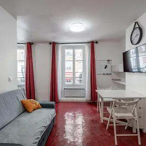 Entier à Appartamento Parigi