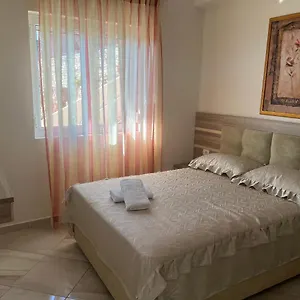 Lovely Anna's Appartamento Sarandë